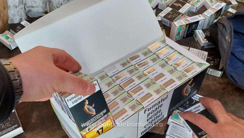 "Ion din Vaslui" a ramas fara tutun de narghilea la petrecere dupa ce Politia de Frontiera a gasit marfa ascunsa intr-un microbuz Imagine