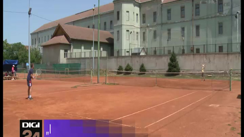 "Primii pasi in tenis" se bucura de succes Imagine