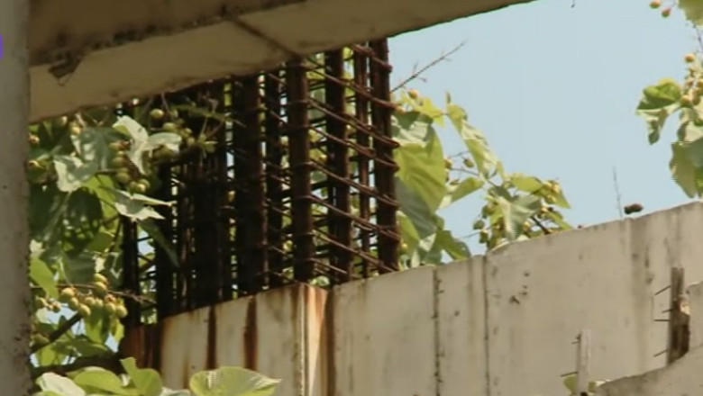 "Sala Aplaudacilor", ruina de langa Prefectura Galati Imagine