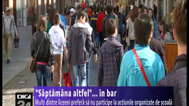 "Saptamana altfel"... in bar. Multi dintre liceeni prefera sa nu participe la actiunile organizate de scoala Imagine