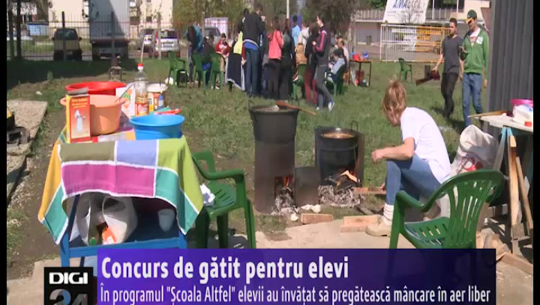 "Scoala altfel" la bucatarie. Elevii unui liceu din Oradea au invatat sa gateasca bograci Imagine