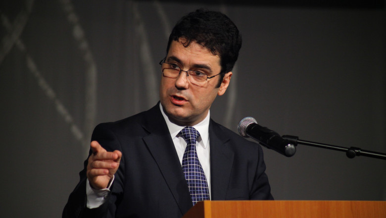 R. Pricopie nu mai vrea directori de scoli numiti politic, dar incepand din noiembrie Imagine