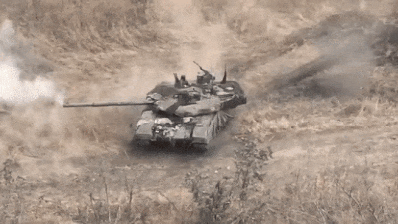 Racheta sau obuz din uraniu saracit? „Spargatorul” lui Putin, cel mai modern tanc al Rusiei, a fost spulberat de un proiectil ucrainean Imagine