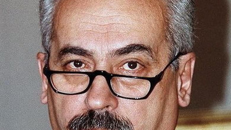 Radu Vasile, decorat post-mortem de presedintele Traian Basescu Imagine