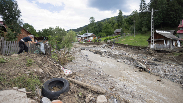 Raed Arafat anunta bilantul inundatiilor din Suceava si Neamt. In ce consta ajutoarele Guvernului pentru sinistrati Imagine