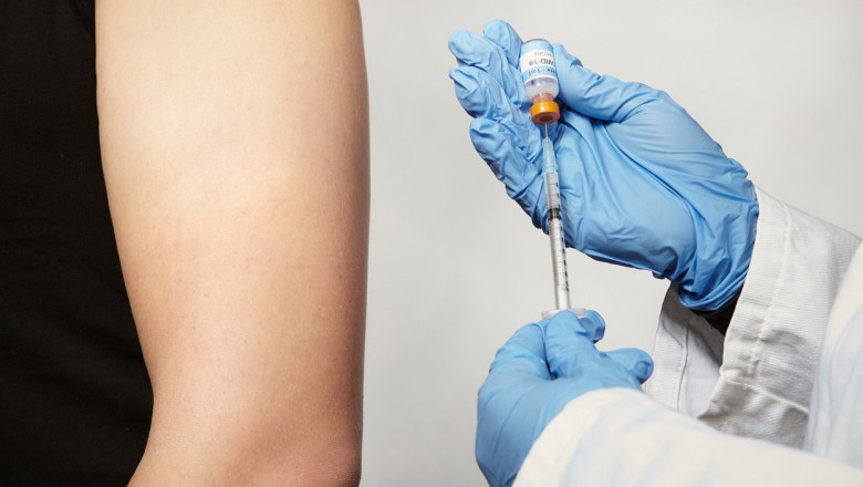 Rafila: Se pare ca incepand cu luna octombrie vom fi in posesia vaccinului anti-COVID adaptat tulpinilor circulante Imagine