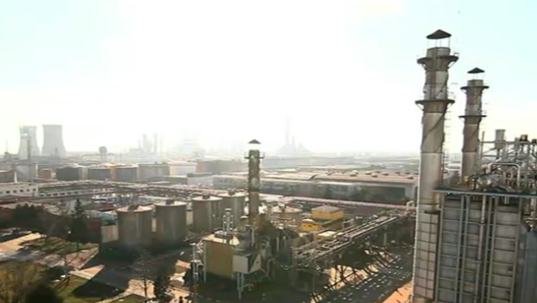 Rafinariile Romaniei, prea multe pentru un consum mic. OMV reduce investitiile promise pentru Petrobrazi Imagine