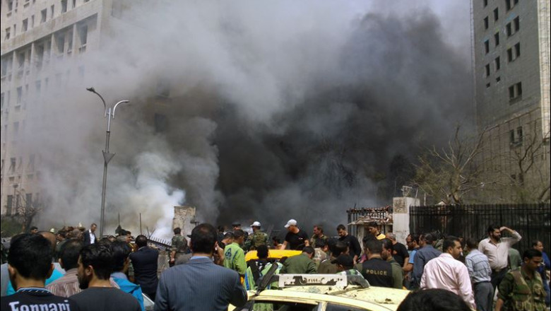 Raiduri aeriene in nordul Siriei. Zeci de oameni si-au pierdut viata Imagine