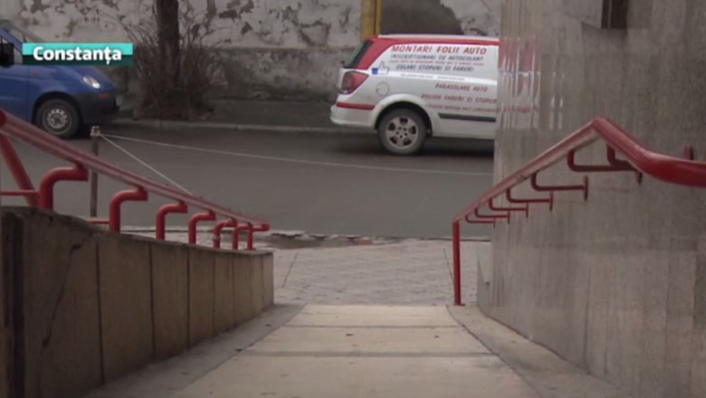 Rampe inaccesibile la Constanta. Persoanele in scaune cu rotile urca doar cu insotitor Imagine