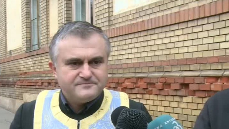 Ranitii, incurajati de preotul spitalului Imagine