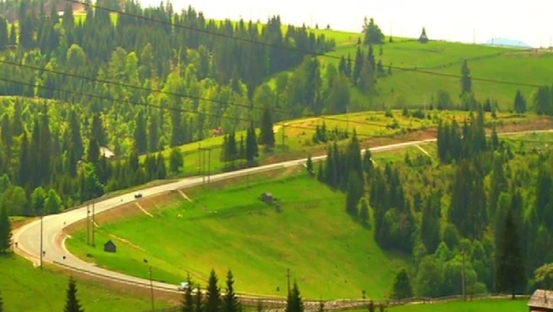 RAPORT DE TARA. Bistrita-Nasaud. Doar 80 de kilometri de drumuri modernizati in 20 de ani Imagine