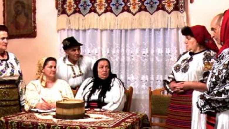 RAPORT DE TARA. Bistritenii se mandresc cu teatrul nescris si cu o floare unica in Romania Imagine