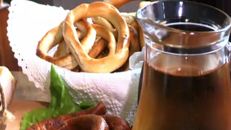 RAPORT DE TARA. Bunatati din Buzau: carnatii de Plescoi si covrigii Imagine