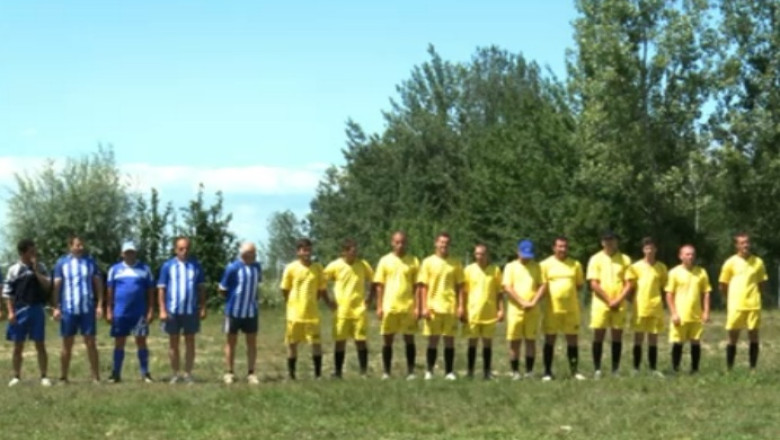 RAPORT DE TARA. In comuna Crasna (Gorj) se pastreaza inca sportul traditional romanesc, oina Imagine