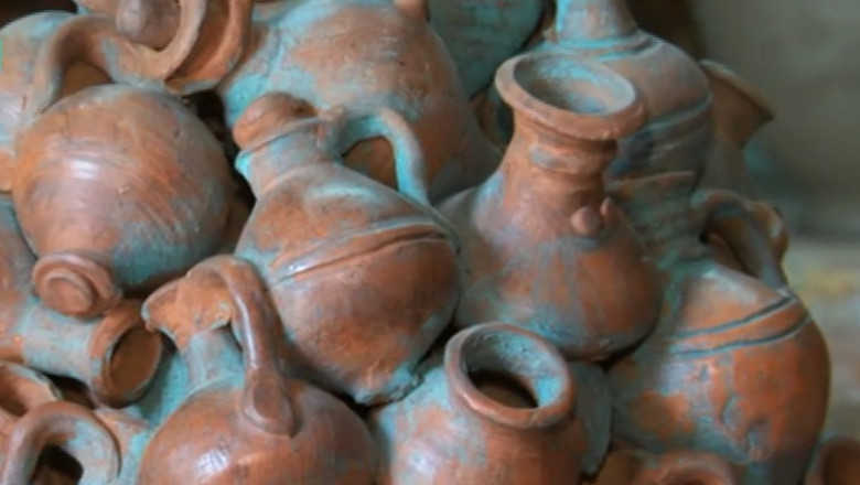 RAPORT DE TARA. Olaritul, cresterea animalelor si dansurile populare, traditii pastrate in Maramures Imagine