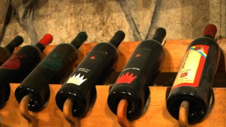 RAPORT DE TARA. Podgoria de la Macin, furnizor de vinuri la Casa Regala a Marii Britanii Imagine