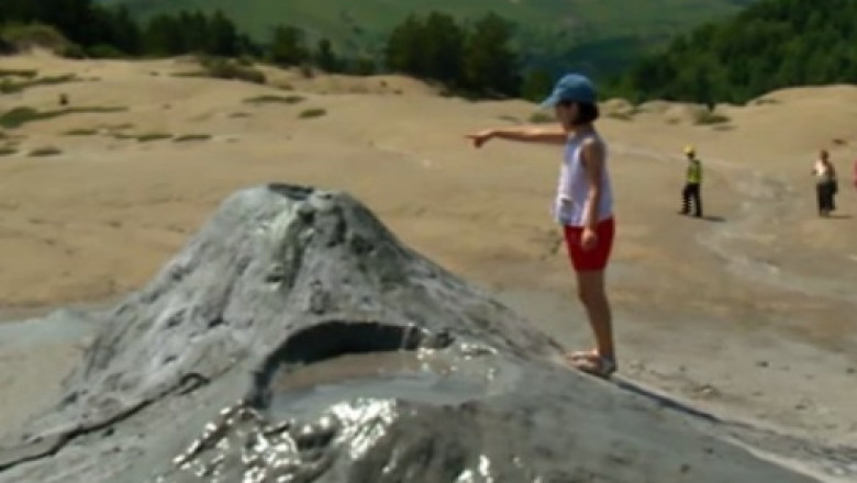 RAPORT DE TARA. Vulcanii noroiosi si „Athosul romanesc”, atractiile turistice din judetul Buzau Imagine