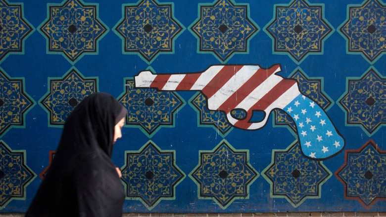 Raport ONU: Iranul foloseste drone, aplicatii si softuri de recunoastere faciala pentru a impune femeilor coduri vestimentare Imagine