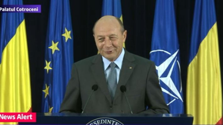 Raspunsul lui Traian Basescu la leapsa cu carti a lui Victor Ponta Imagine