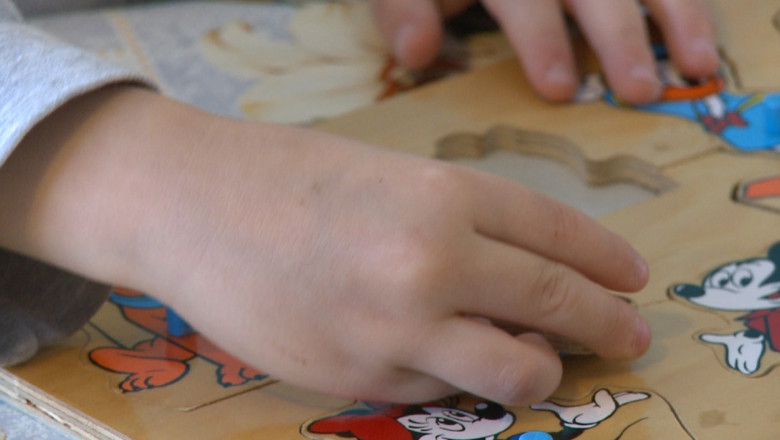 Rata natalitatii, in scadere alarmanta. O gradinita si doua clase, desfiintate din lipsa de copii Imagine