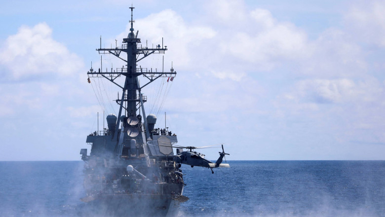 Razboiul lui Trump contra narcotraficantilor. Armata americana are la bordul unei nave doi supravietuitori ai atacului SUA din Caraibe Imagine