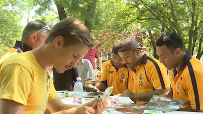 RCM Timisoara, o echipa de... artisti  Imagine