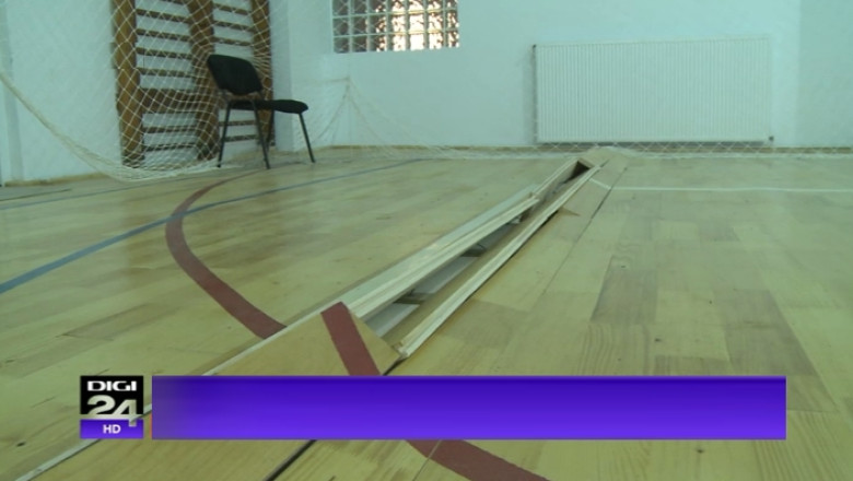 Reabilitare de mantuiala cu 1,7 milioane de euro. Liceul Petru Cercel din Targoviste are doua prize la 60 de calculatoare Imagine