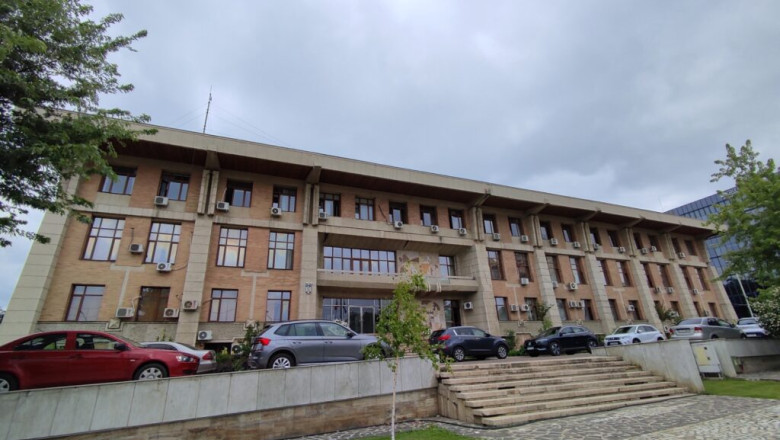 Reabilitarea Prefecturii Iasi, in impas dupa ce din proiectul de 44 milioane de lei au fost omise ferestrele. „Cam iresponsabil” Imagine