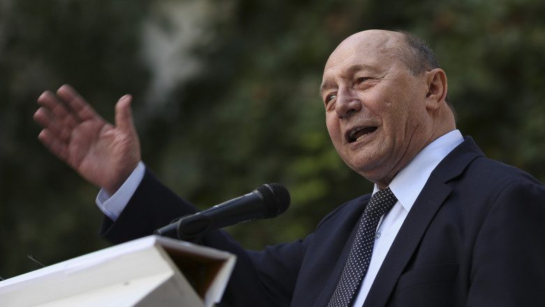 Reactia ironica a lui Traian Basescu dupa decizia CCR de anulare a alegerilor prezidentiale Imagine