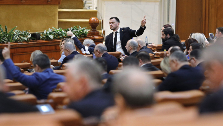 Reactii dupa motiunea AUR impotriva ministrului Muncii. „Este o conjunctura, dar este oportun” Imagine