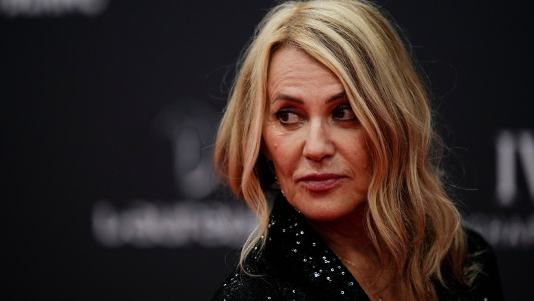 Reactiile Nadiei Comaneci si Ecaterinei Szabo dupa ce o americanca i-a suflat medalia Anei Barbosu dupa o contestatie Imagine