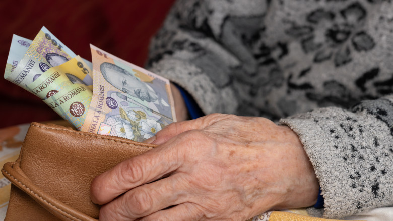Recalcularea pensiilor intarzie: sistemul e inca in teste. Aproximativ 463.000 de pensionari asteapta banii promisi Imagine