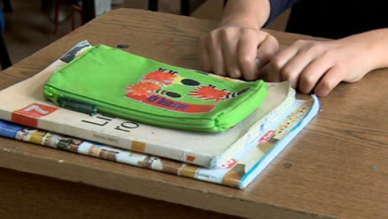 Rechizite gratuite pentru copiii saraci. Cei mai multi beneficiari sunt din Moldova Imagine