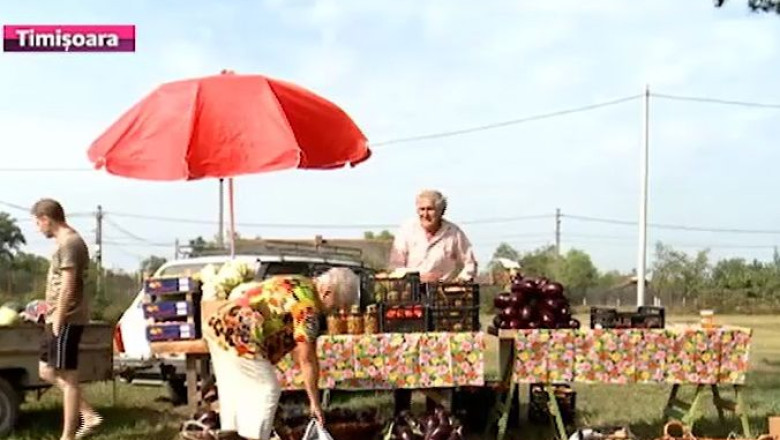 Recolta vanduta in scop caritabil. Bucatarii au gatit tocanita, iar banii obtinuti din vanzari i-au donat bisericii Imagine