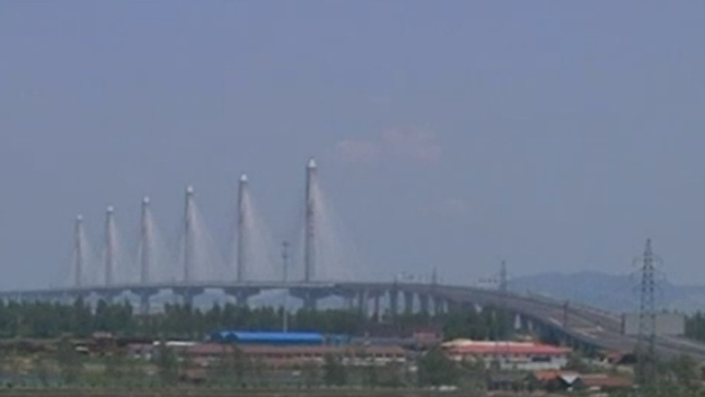 Record. A fost inaugurat cel mai lung pod sustinut de piloni si cablu din lume Imagine