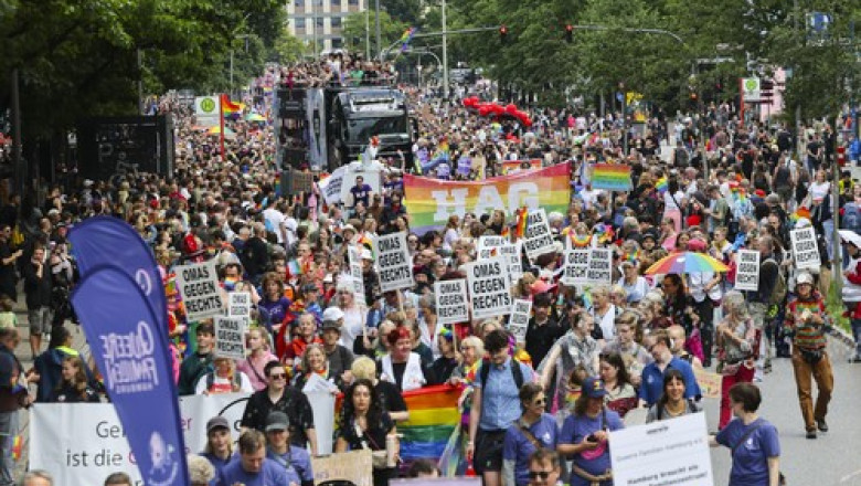 Record de participare la parada Pride din Hamburg: „Suntem incredibil de mandri si ne simtim sustinuti” Imagine