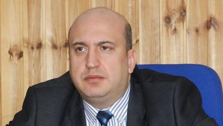 Rectorul suspendat al Universitatii Ovidius, acuzat de luare de mita, ramane in arest Imagine