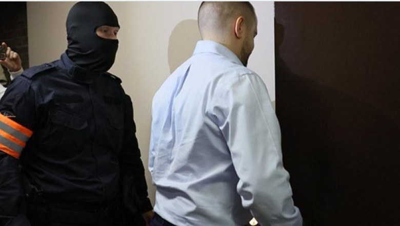 Redactorul-sef al Baza, publicatie rusa apropiata de fortele de ordine, a fost retinut alaturi de mai multi angajati. Acuzatiile aduse Imagine