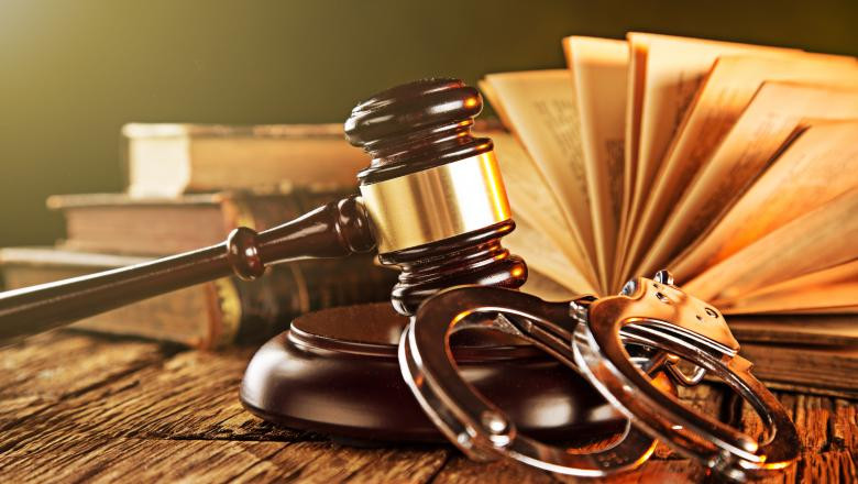 Reforma salarizarii schimba veniturile din Justitie si Politie. Ce salarii vor avea judecatorii, grefierii si politistii in 2027
