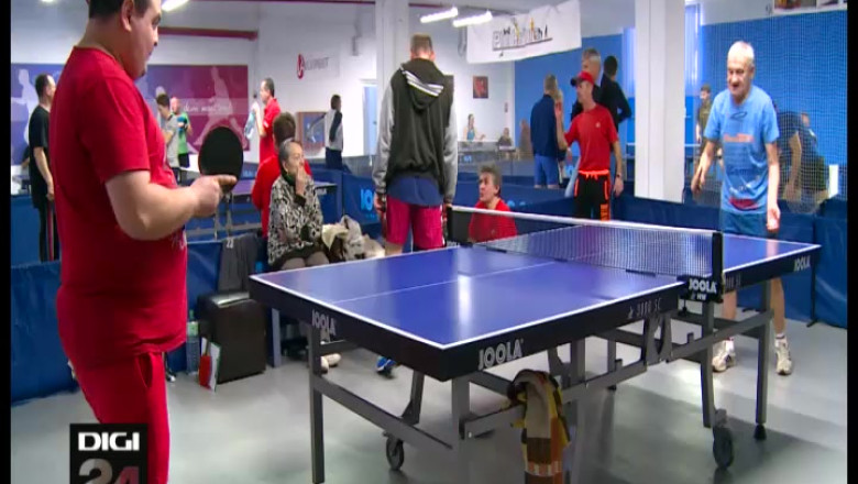 Regal de tenis de masa la Oradea Imagine