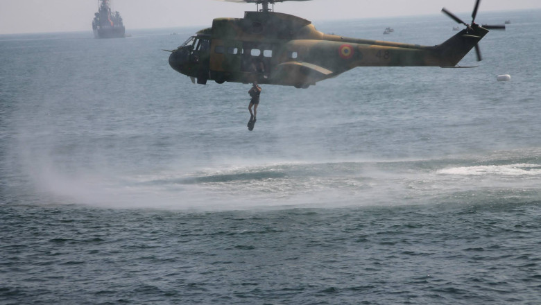 Regal de Ziua Marinei. Toate navele de razboi ale Romaniei au fost scoase in larg Imagine