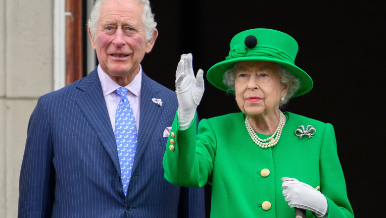 Regina Elisabeta a II-a, aparitie-surpriza in balconul Palatului Buckingham in ultima zi a Jubileului de Platina Imagine