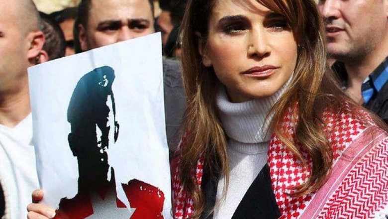 Regina Rania, la marsul solidaritatii de la Amman Imagine
