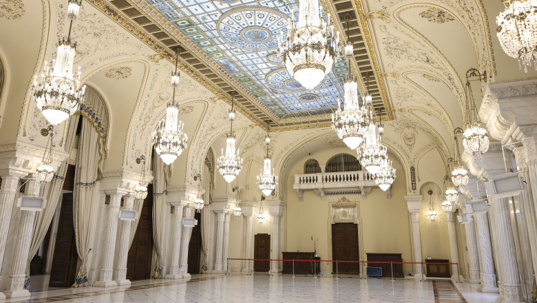 Reguli de acces pentru romanii care doresc sa-i aduca un ultim omagiu lui Ion Iliescu, in Sala Unirii de la Palatul Cotroceni Imagine