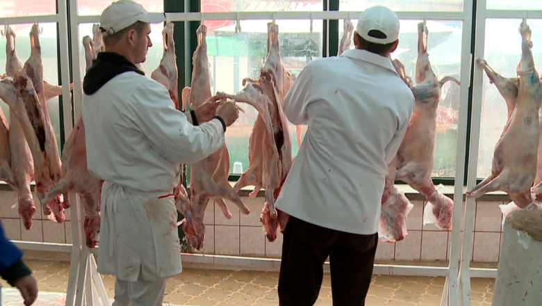 Reguli de care trebuie sa tinem cont cand cumparam carne de miel Imagine