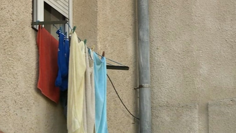 Reguli noi la Sfantu Gheorghe: fara rufe pe balcon, fara antene pe casa si cel mult doi caini in apartament Imagine