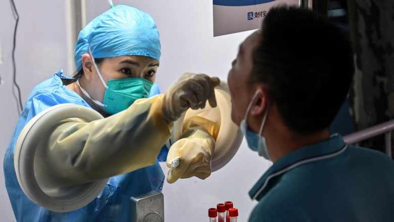 Reincepe haosul Covid in China. Orase intregi sunt inchise si testate dupa aparitia a cateva sute de cazuri Imagine