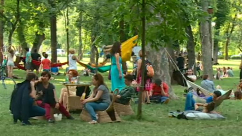 Relaxare in hamac, pe ritmuri de jazz Imagine