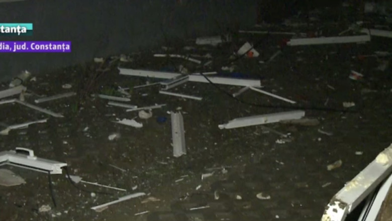 Reparatii facute de Primarie. Edilul orasului Medgidia va repara cu bani de la buget usile apartamentelor distruse Imagine