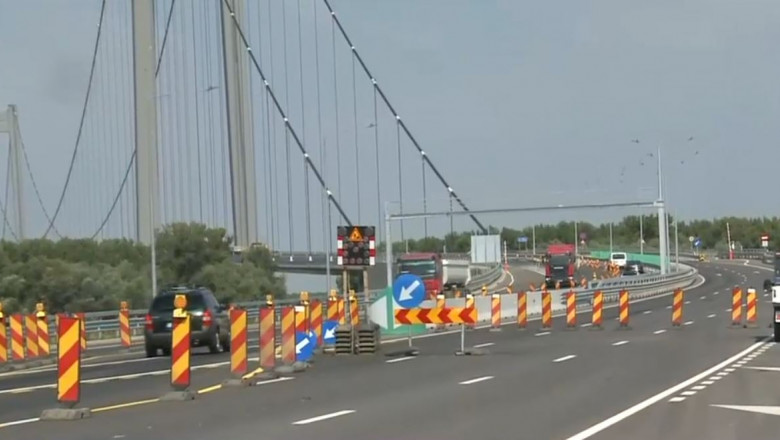 Reparatiile pe podul de la Braila par sa nu se mai termine: Traficul este ingreunat, dupa ce muncitorii au deteriorat hidroizolatia Imagine